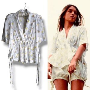 Innika Choo pip tork floral cross stitch printed peplum top size 2‎